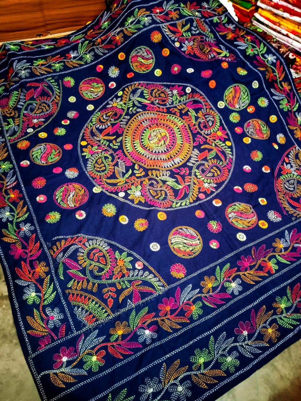 গাঢ় নীল রংধনু মন্ডলা নকশী কাঁথা