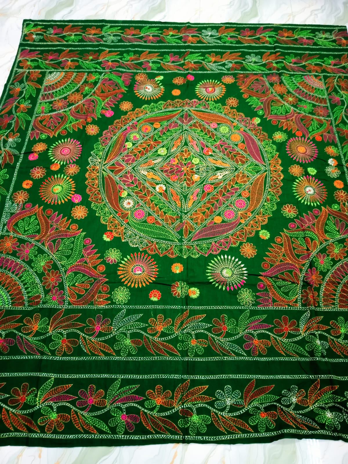 সবুজ তারা-মন্ডলা নকশী কাঁথা