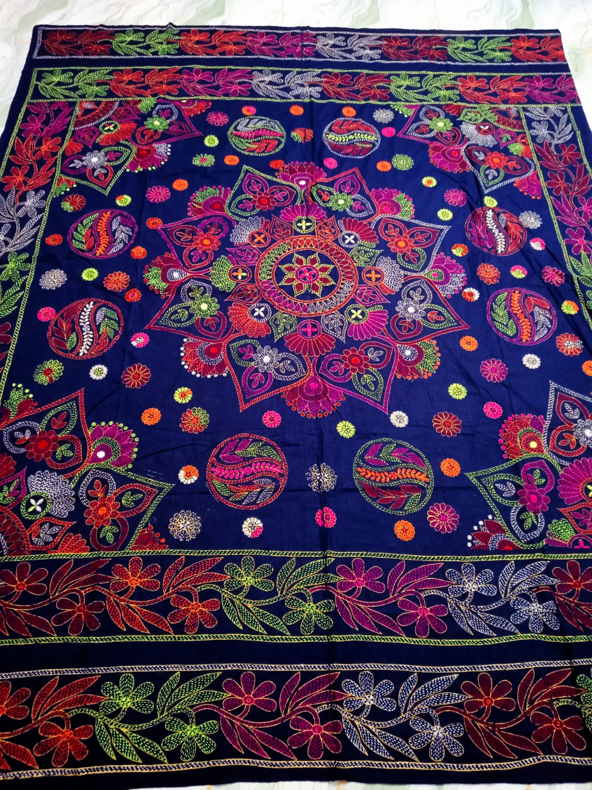 নেভি ব্লু স্টারবার্স্ট নকশী কাঁথা