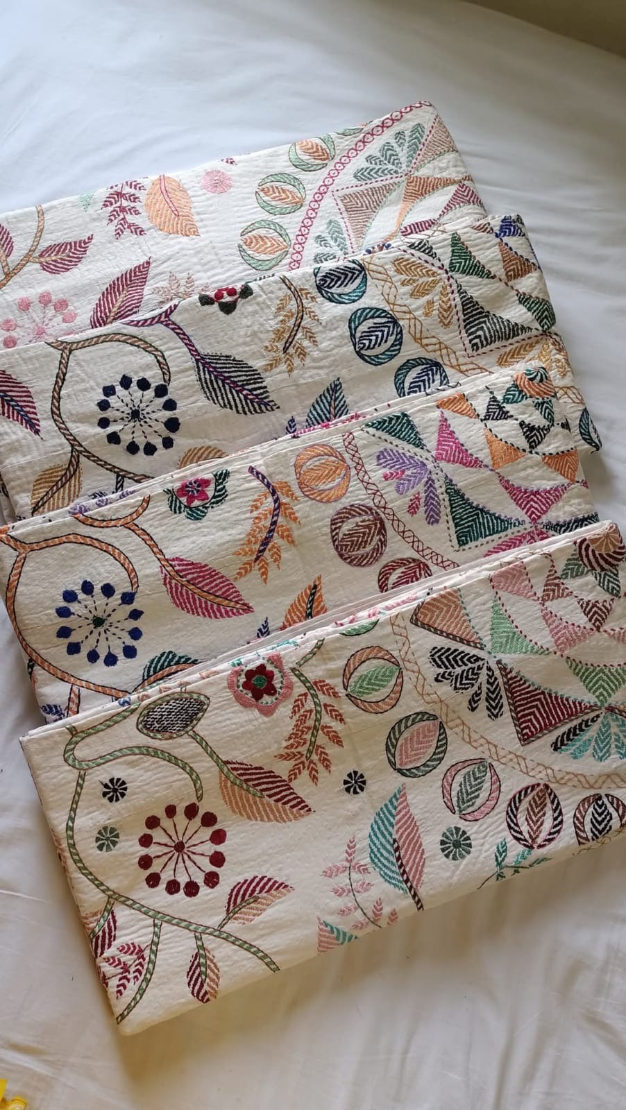 Premium Kantha-Stitch Bed Cover — Ivory Multicolor Floral