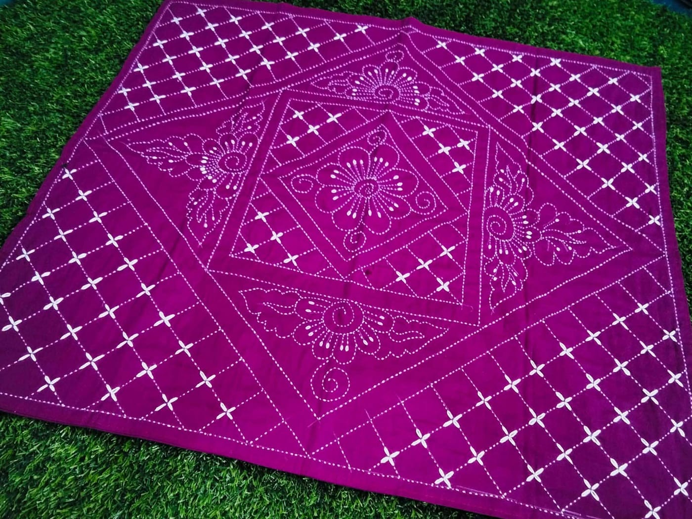ম্যাজেন্টা জ্যামিতিক বেবি নকশি কাঁথা
